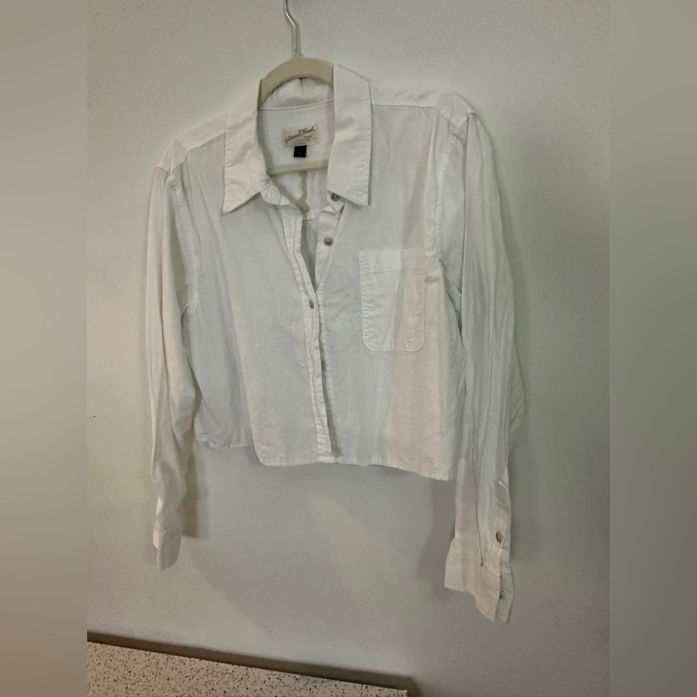 Universal Thread white cropped button up